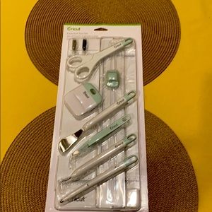 Cricut Essential Tool Set
